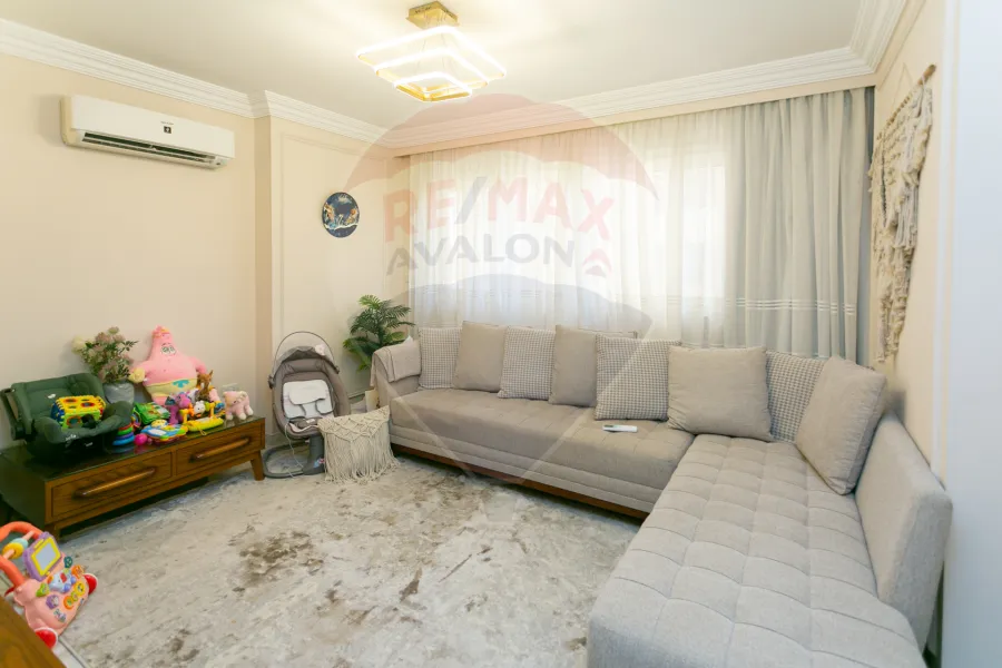 شقة للبيع 165 م محرم بك (ش قناة السويس)