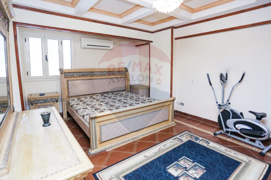 شقة للبيع 280 م سبورتنج ( ش بور سعيد )