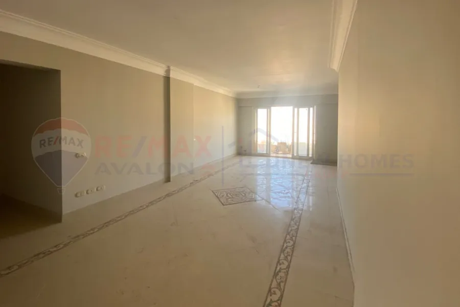 شقة للبيع 176 م سموحة (المربع الذهبي)