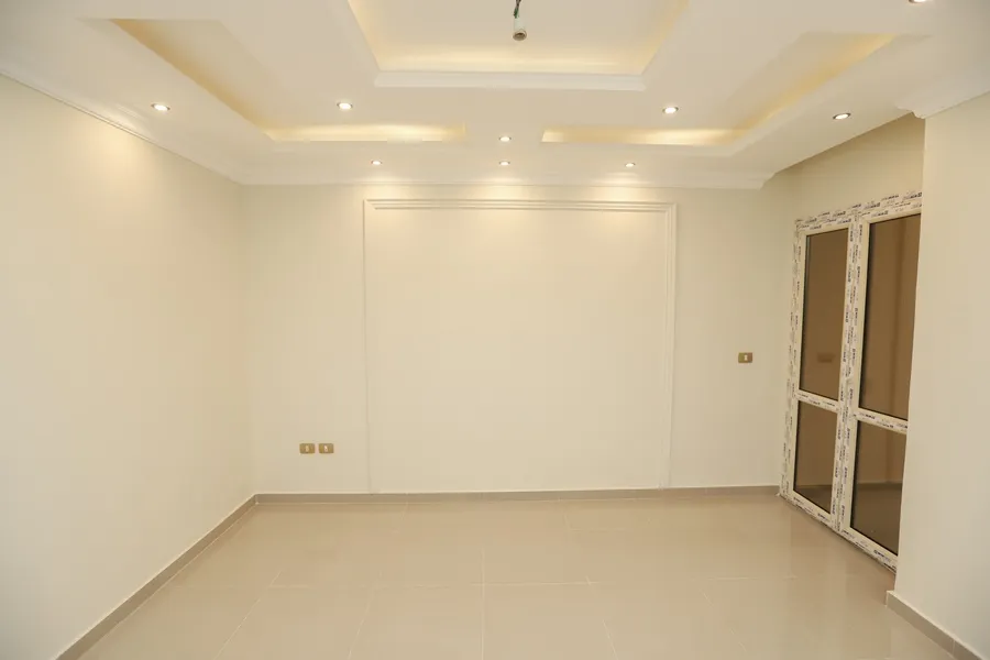 شقة للبيع 252م محطة الرمل  (كمباوند الشرطة)