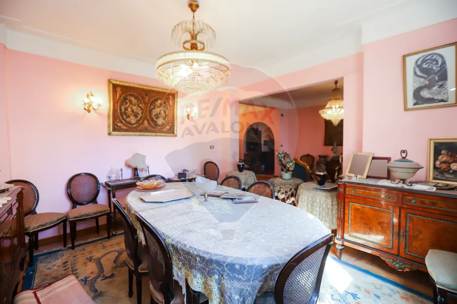 شقة للبيع 200 م كفر عبده (ش علي باشا ذو الفقار)