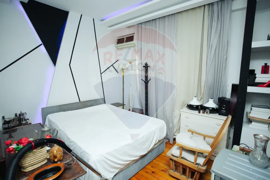 شقة للبيع 243 م سموحة (ش بهاء الدين الغتوري)