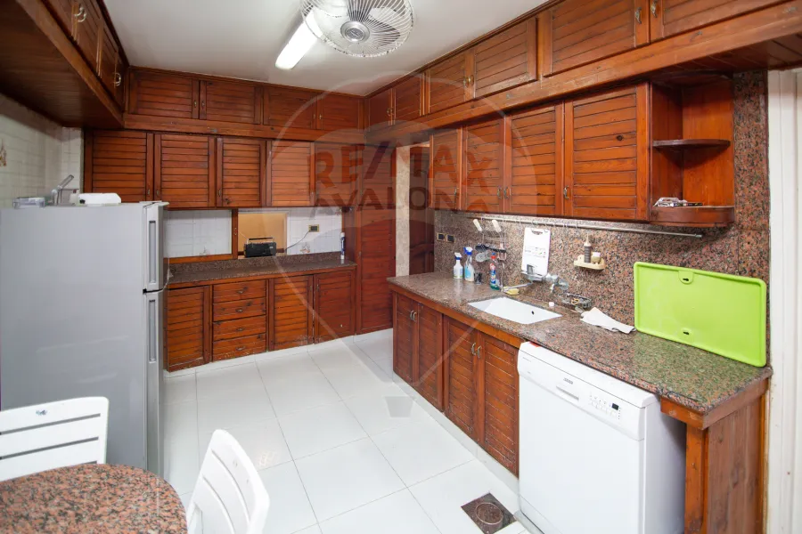 Apartment for sale 270 m Roshdy (Syria St.)