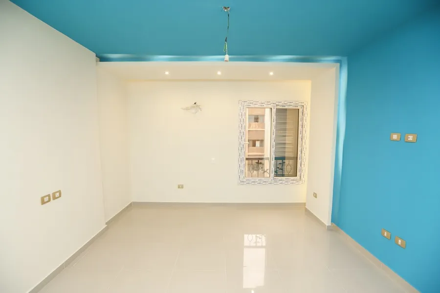 شقة للبيع 252م محطة الرمل  (كمباوند الشرطة)