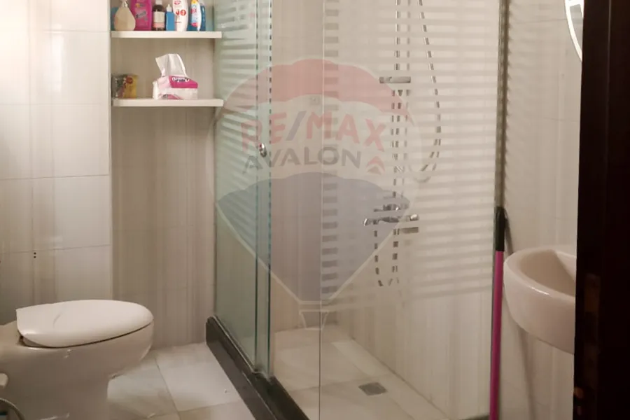 شقه للبيع 185 م سابا باشا (كومباوند رويال بلازا)