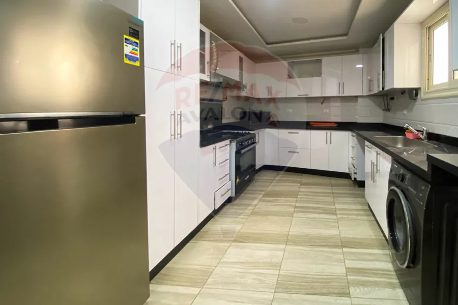 شقة للايجار المفروش 265 م سموحة (ش بهاء الدين الغتوري)