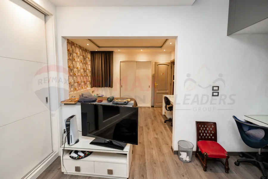 Apartment for sale 208 m Louran (Mohamed Ezz Al Arab St.)