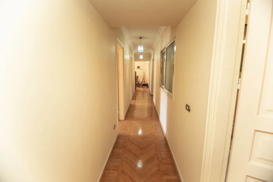 شقة للإيجار مفروش 265 ثروت (على الترام مباشرة)