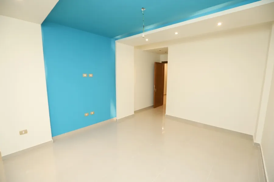 شقة للبيع 252م محطة الرمل  (كمباوند الشرطة)