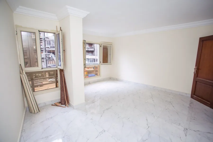 مكتب للايجار 100م بولكلي (ش أبو قير الرئيسي)