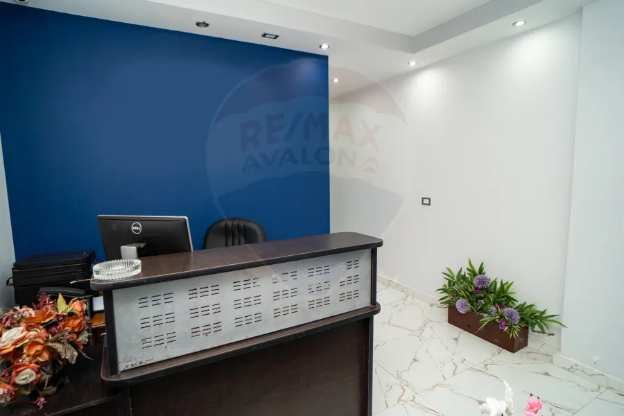 مقر إداري مفروش للبيع  150م محطة الرمل  (شارع شاكور الرئيسي)