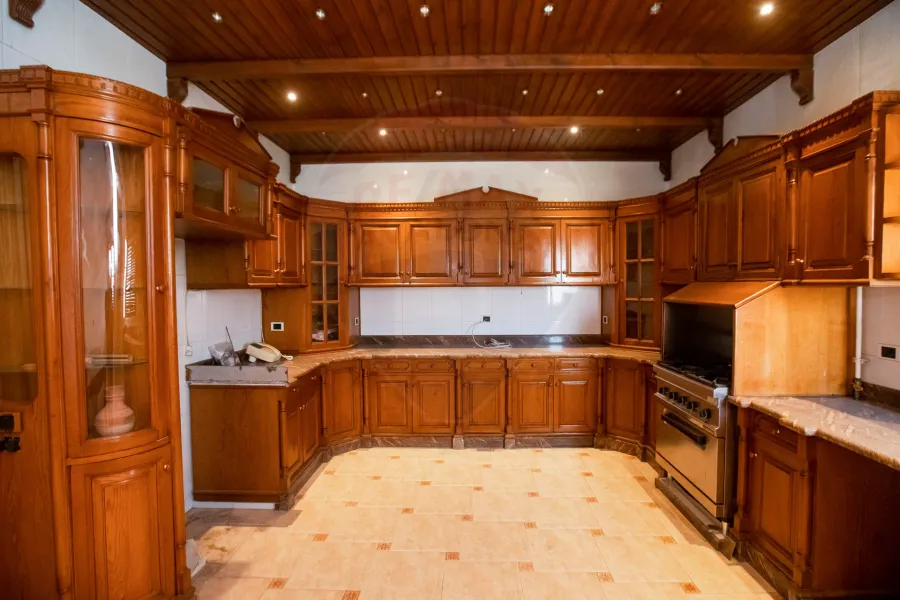 Apartment for rent 385 m Latin District (Al-Sultan Hussein St.)