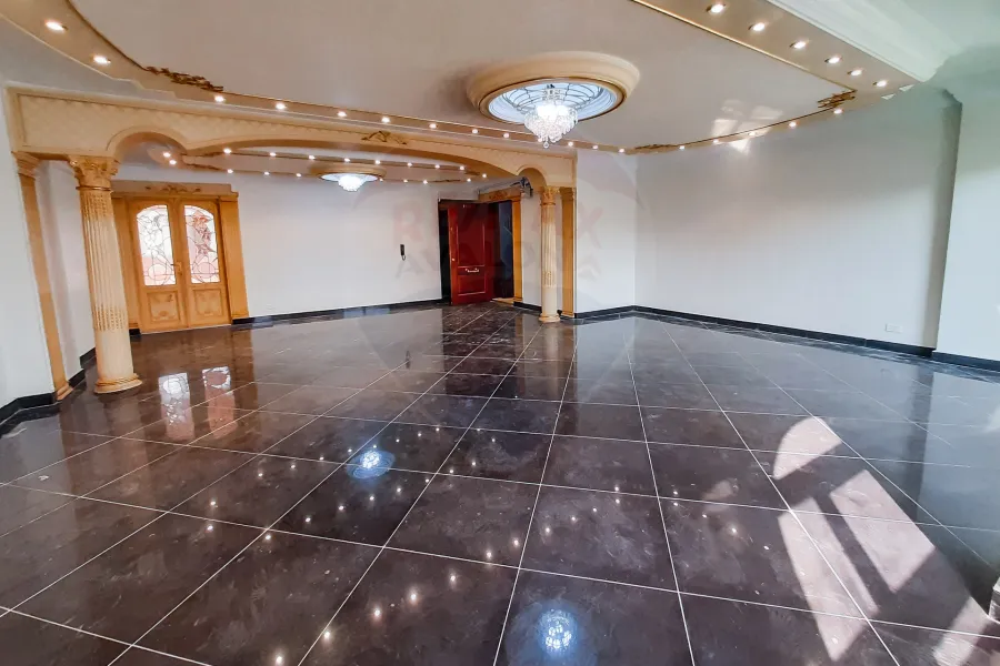 Apartment For Sale 250 m Elebrahmya (Abo Qer Main St.)