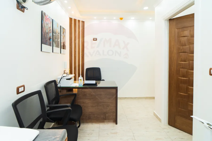 Administrative apartment for sale 400 m Lauran (Abu Qir main st)