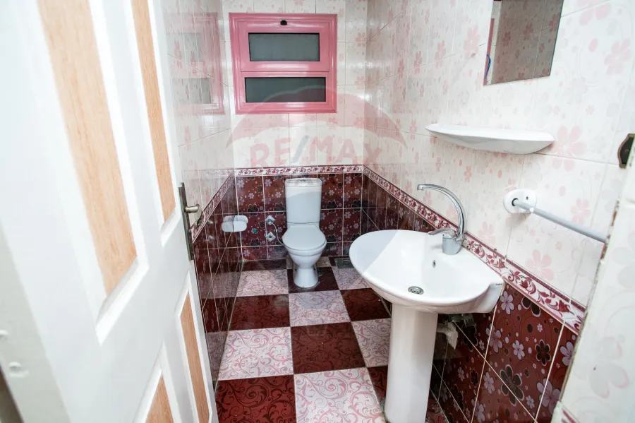 شقة للإيجار 200 م سموحة ( كوبرى 14 مايو- فيو مفتوح على نادى سموحة)