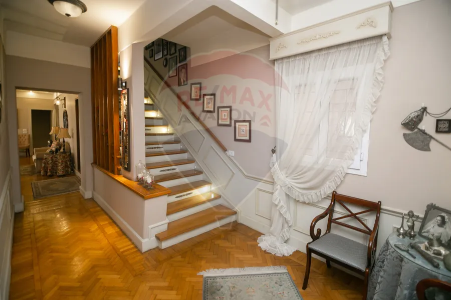 فيلا دوبلكس للبيع 420 م محطة الرمل (شارع فؤاد)