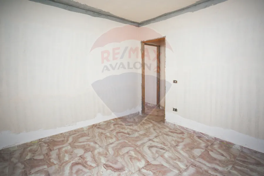 شقة للبيع 125 م محرم بك (ش زين العابدين)