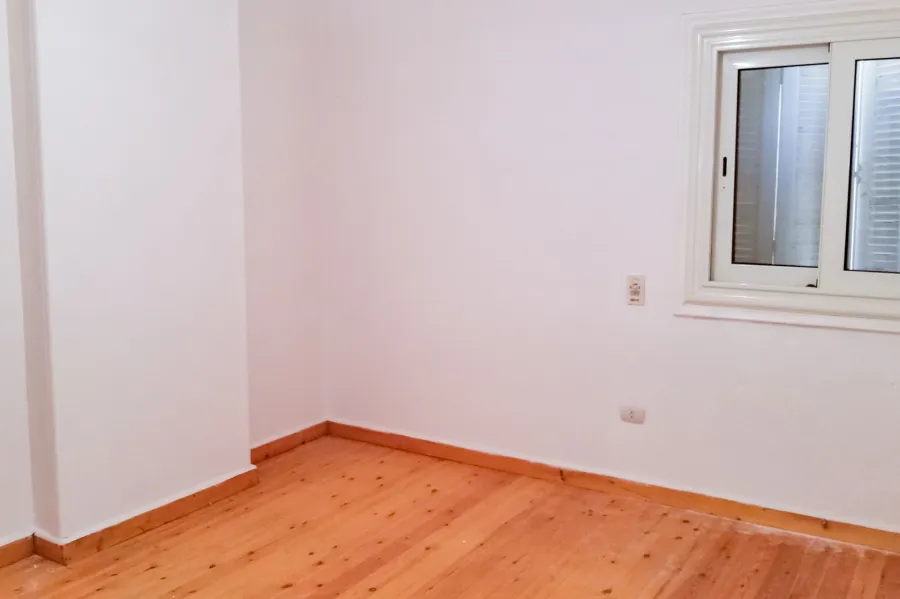 شقة للإيجار 170 م رشدي (متفرع من عبد الحميد العبادى)