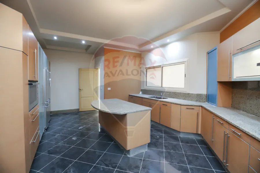 (شقة للبيع 550 م كفر عبده (  ميدان سان جينى _ عمارة اللوتس