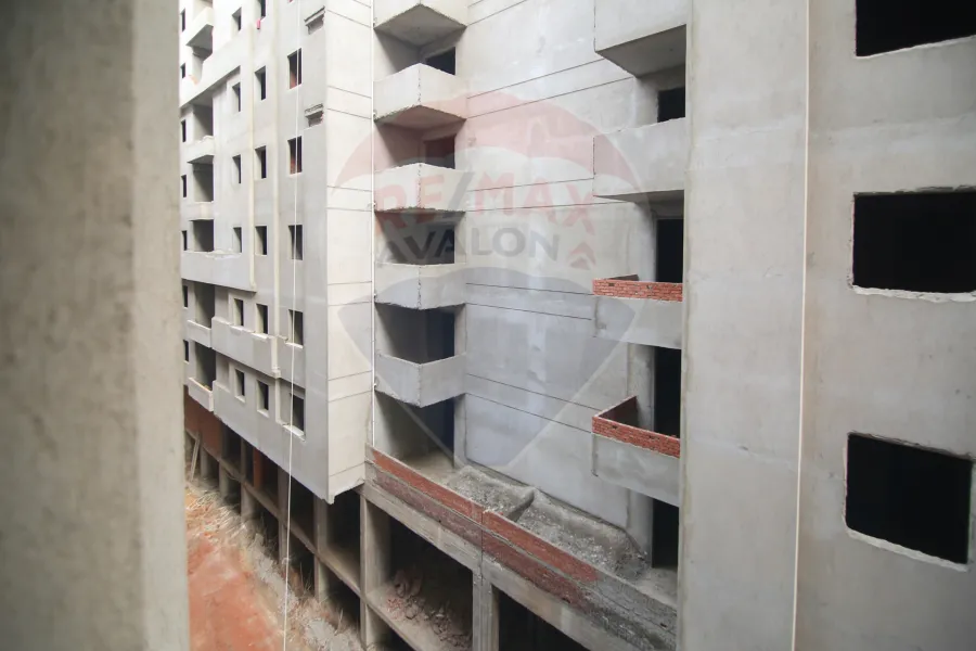 شقة للبيع 146 م سموحة الجديدة (كمبوند اب تاون )