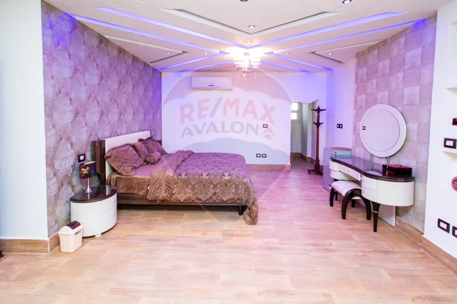 شقه للبيع 520 م سيدي بشر(ش محمد نجيب - على البحر مباشرة)