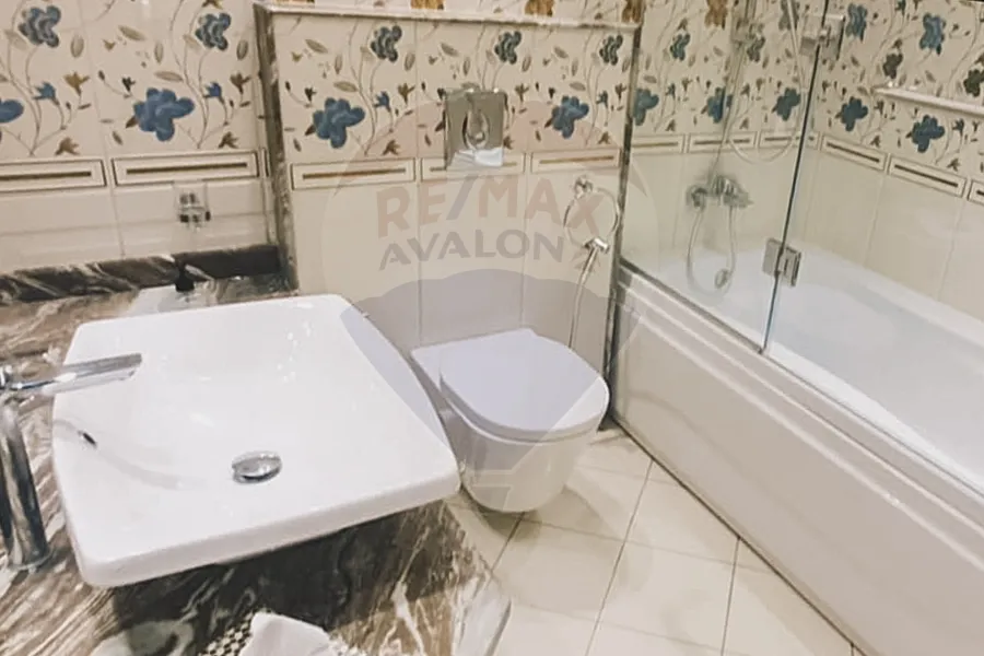 شقة للبيع 335 م ميامي (خطوات من البحر)