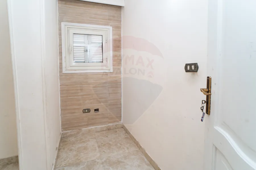 Apartment for rent 100 m Smouha (Tutankhamun St.)