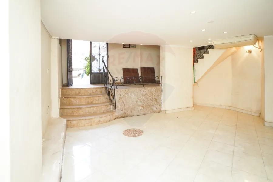 محل دوبلكس 50 م للايجار سموحة (ش توت عنخ آمون)