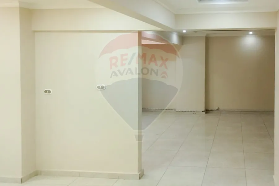 Commercial unit for rent  170 m Smouha (Hilton St.- next to Murooj Compound)