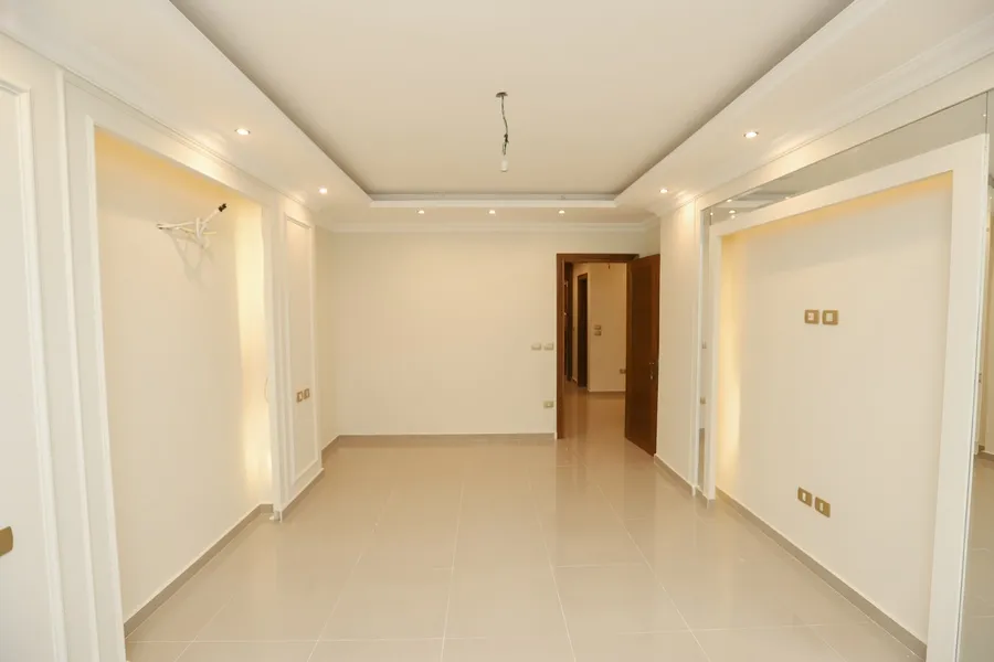 شقة للبيع 252م محطة الرمل  (كمباوند الشرطة)