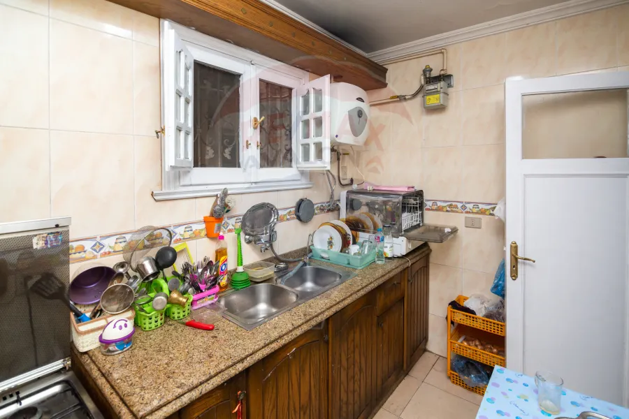 شقه للبيع 180 م كامب شيزار (ش بورسعيد الرئيسي)