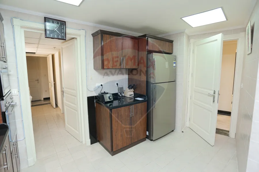 شقة للإيجار المفروش 295 م سان ستيفانو (ابراج الفور سيزون)