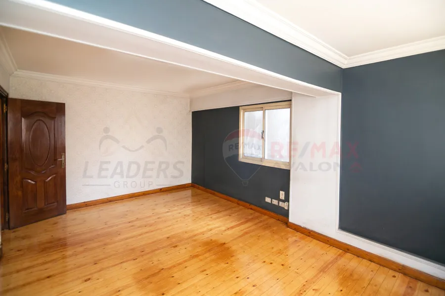 شقة للبيع 250 م لوران (ش أبوقير)