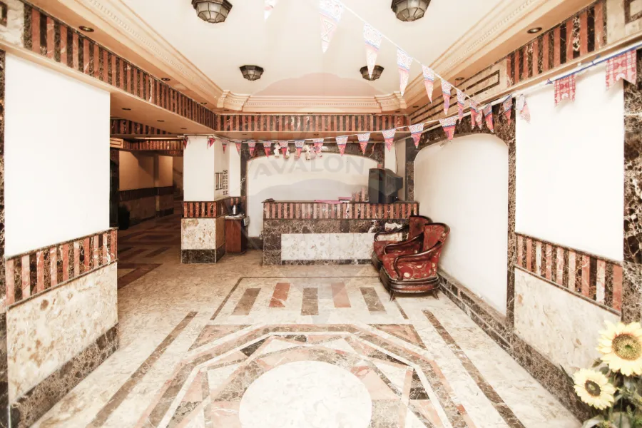 شقة للبيع 185م -  لوران (شارع سرهنك - مينا فلورنس)