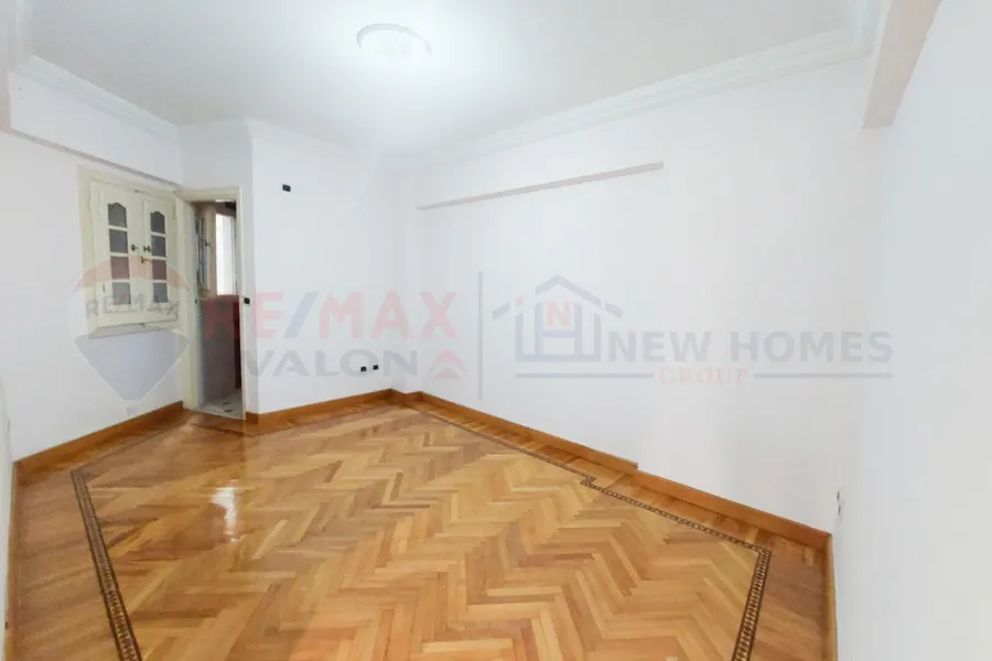 Apartment for sale 120 m Zizinia (Ibrahim Al-Attar St - steps from Abu Qir St)