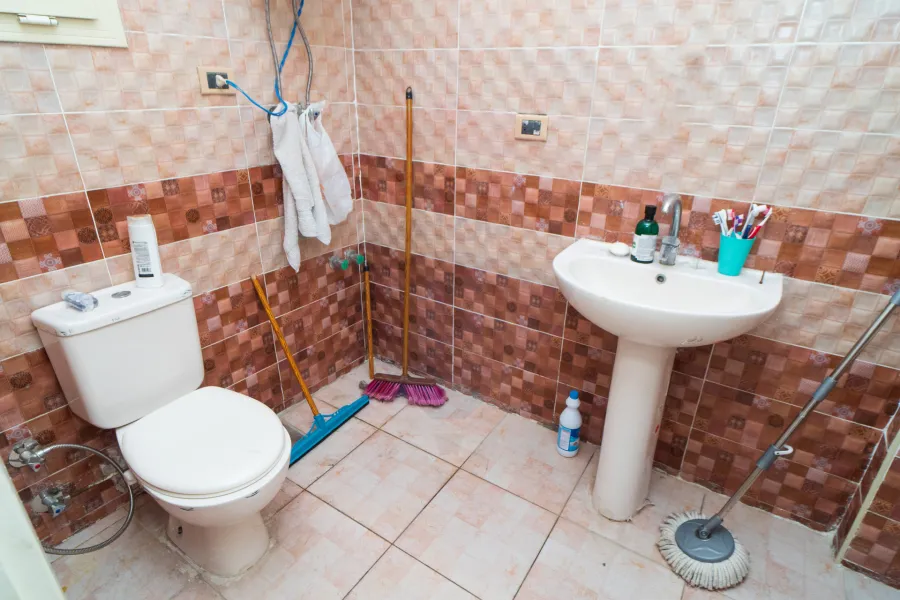 شقة للايجار 200 م كليوباترا (علي البحر مباشرة)