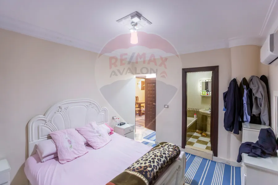 شقة إداري للبيع 170 م المندرة (علي البحر مباشرة)