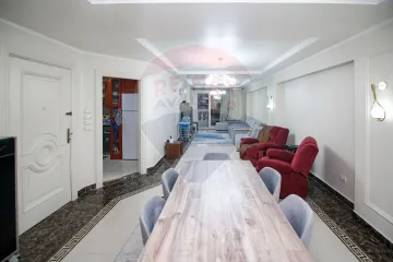 شقة للبيع 160 م سبورتنج (خطوات من ش أبو قير)