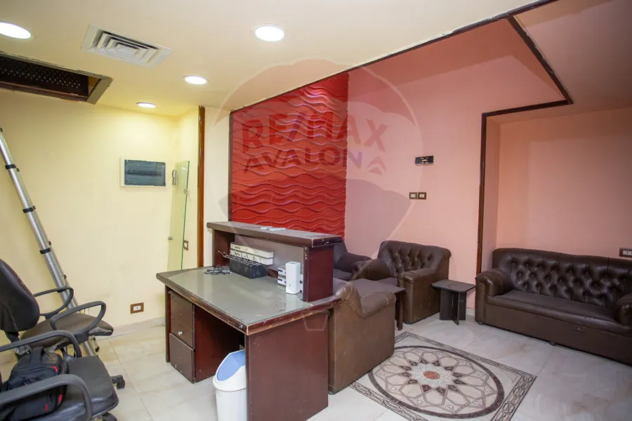 Commercial unit for rent 170 m Kafr Abdo (inside Sama Roushdy Mall)