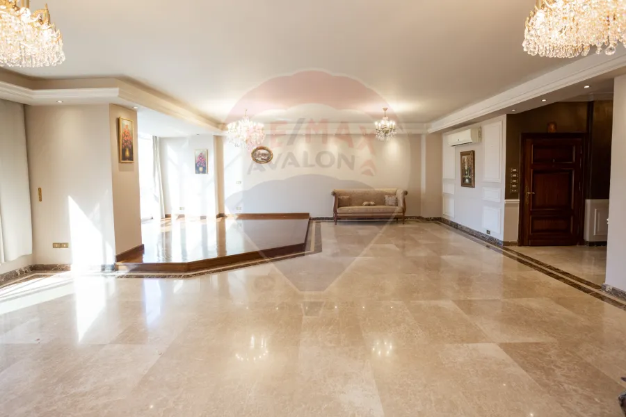 شقة للبيع 305 م كفر عبده (بجوار British Council) -