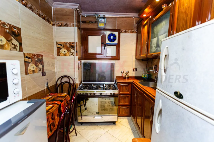 شقة للبيع 135 م سبورتنج (ش محمود الطوربيني)