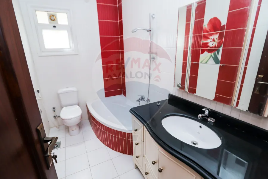 شقة للبيع 175 م سموحة ( ش فوزى معاذ )