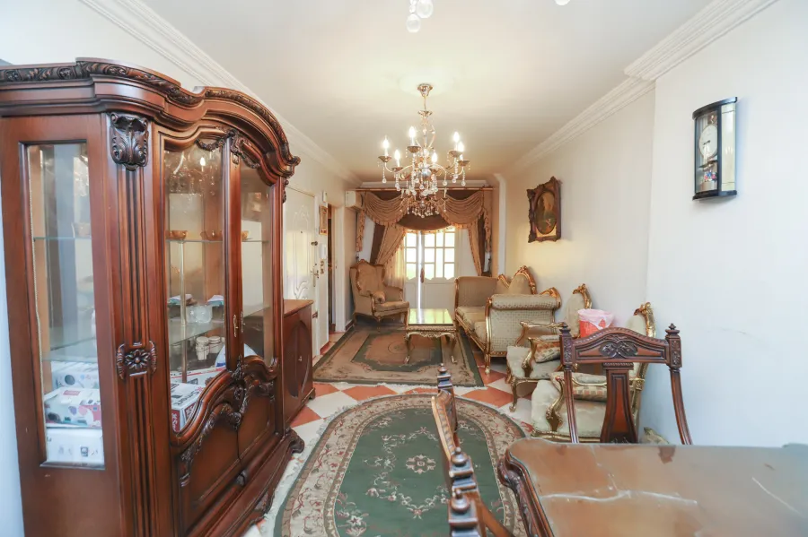 شقة مفروشة للإيجار 123م ميامي ( ش سيد رضوان )