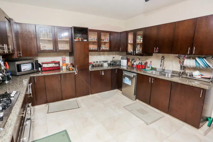 Apartment for sale 400 m San Stefano (steps from San Stefano Mall and the sea)