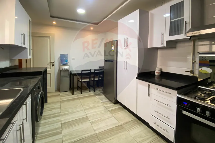 شقة للايجار المفروش 265 م سموحة (ش بهاء الدين الغتوري)