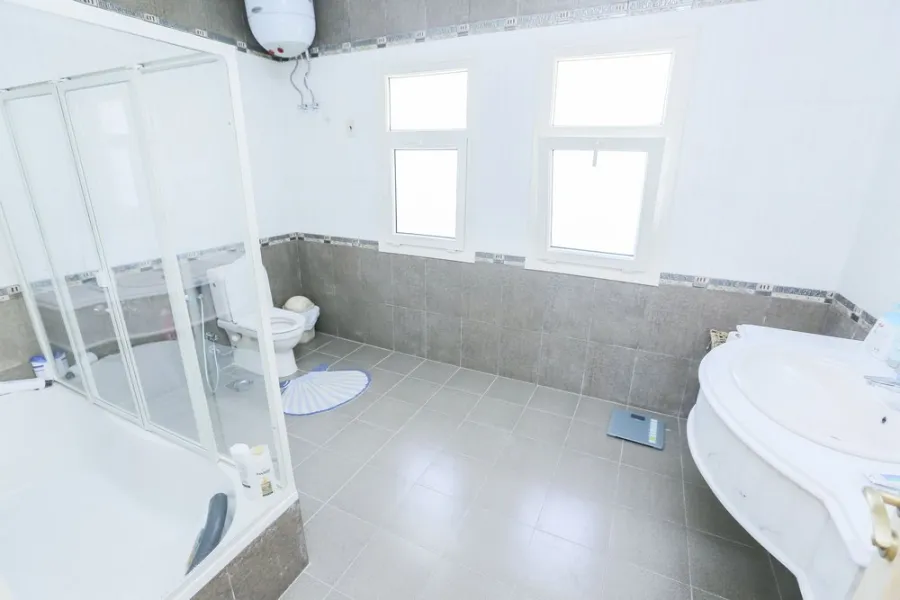 فيلا مستقلة فاخرة  2000م للبيع بلسان الوزراء