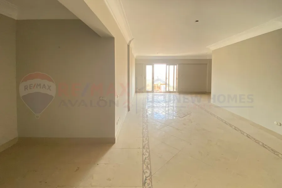 شقة للبيع 176 م سموحة (المربع الذهبي)