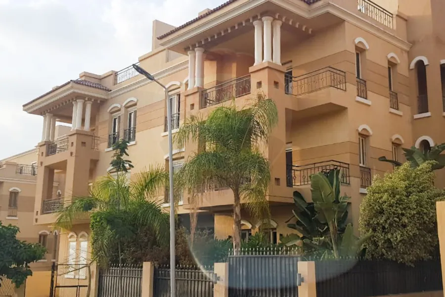 Apartment for sale 190 m buildings + 300 m garden new cairo (Nasa company - infront of madinaty)