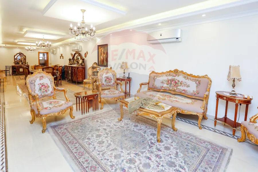 Licensed apartment for sale 195 m Zezinia (steps from Abu Qir st.)