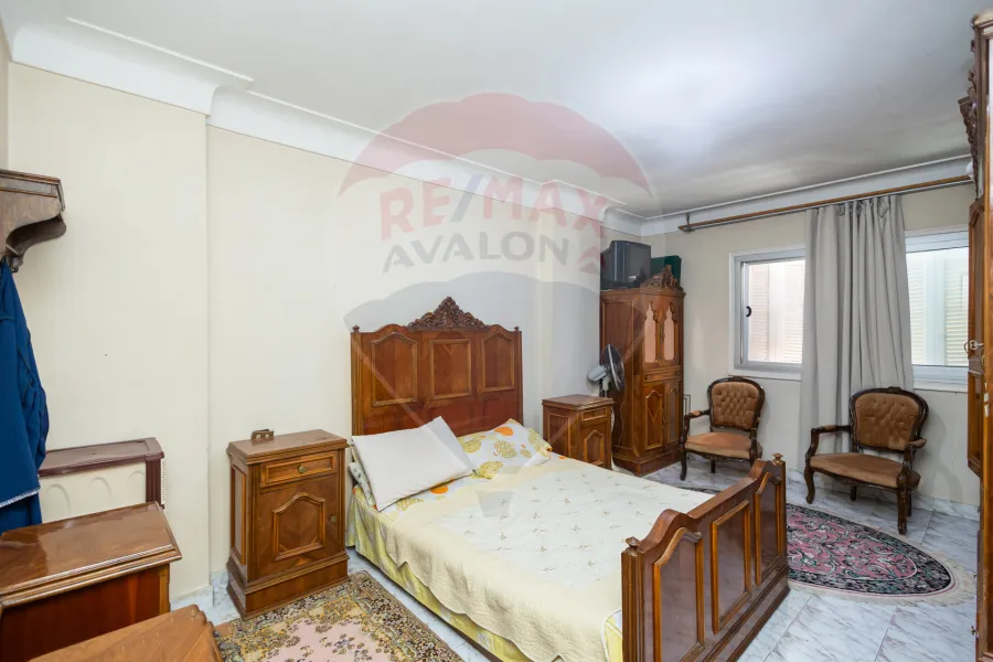 شقة للبيع 136 م المندرة (شارع سليمان الفارسي)